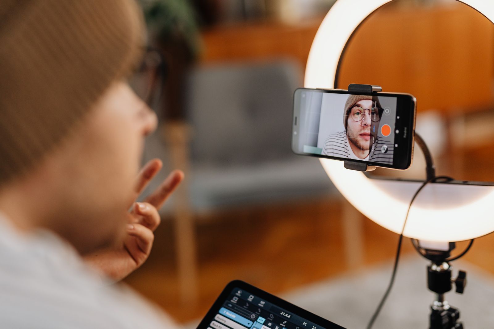How to Sell Your Own Products to Your TikTok Audience