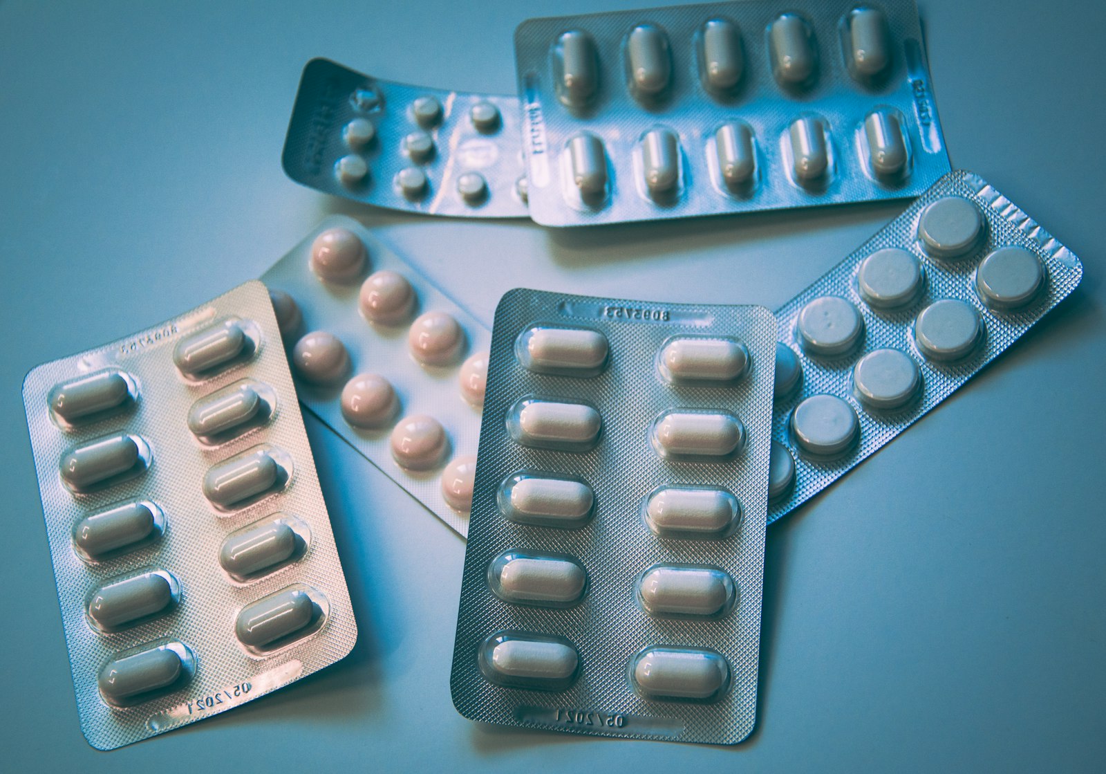 How to Start a Supplement Brand Without Holding Inventory